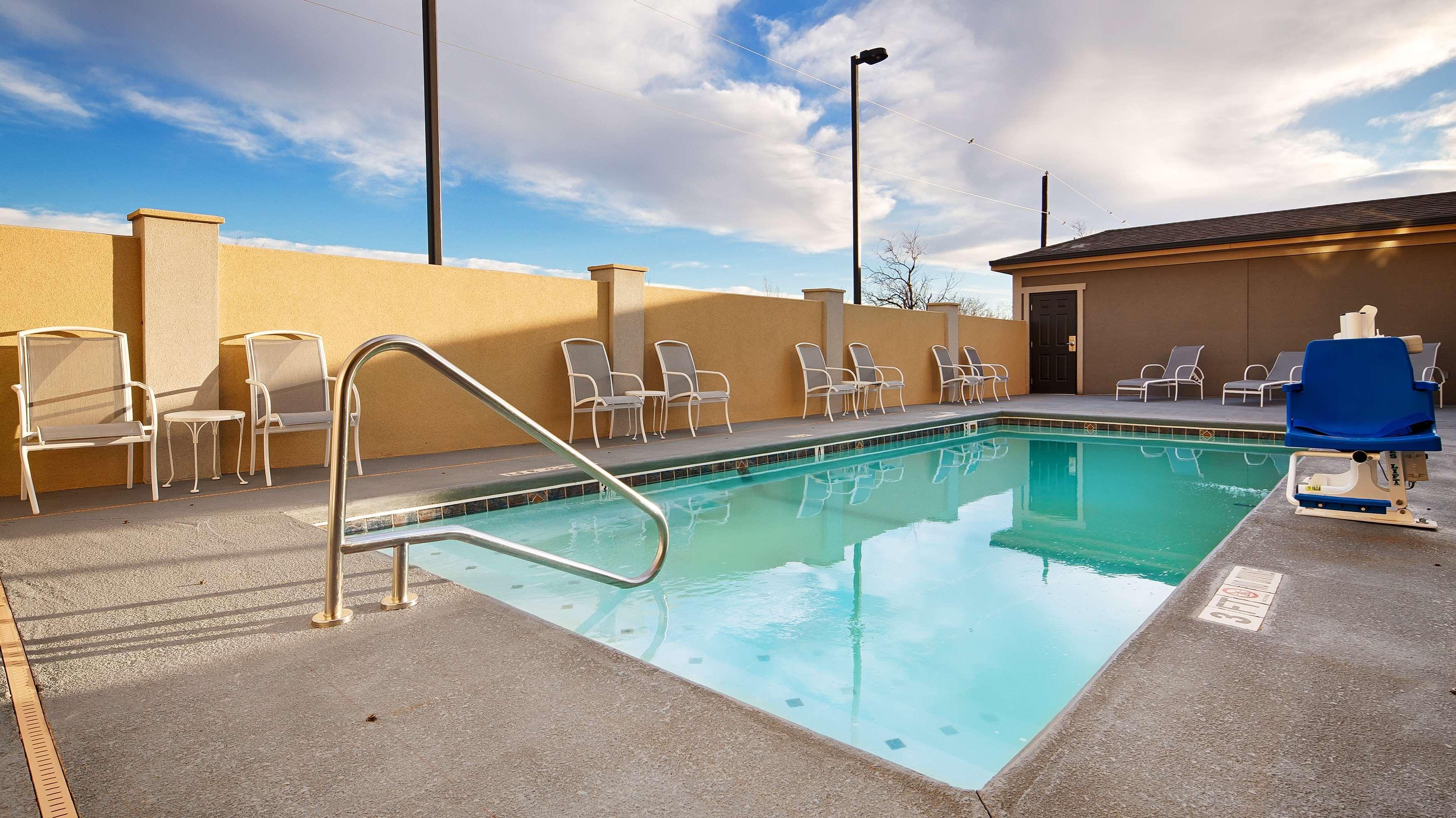 Best Western Los Alamitos Inn & Suites Exterior photo
