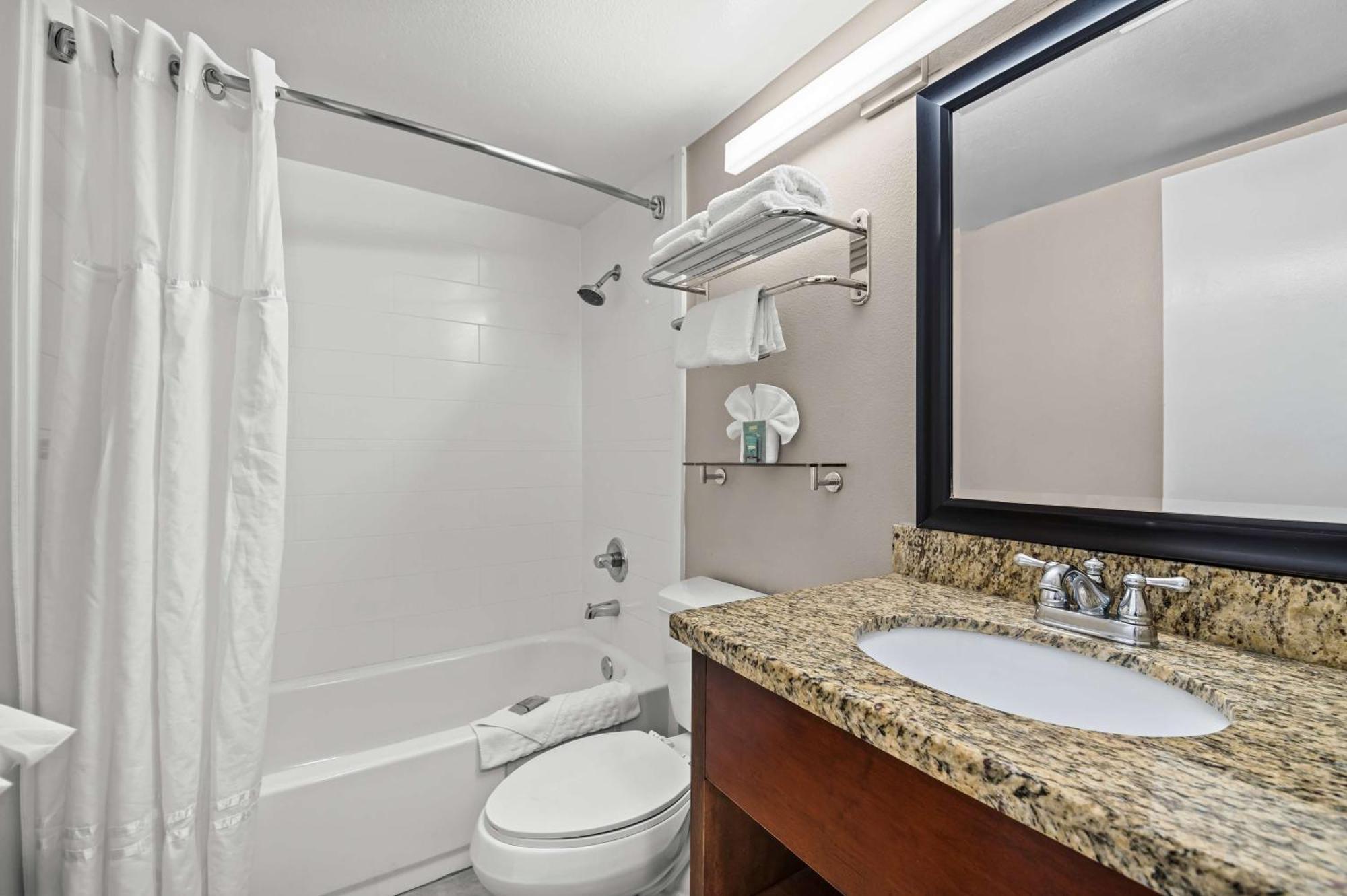 Best Western Los Alamitos Inn & Suites Exterior photo