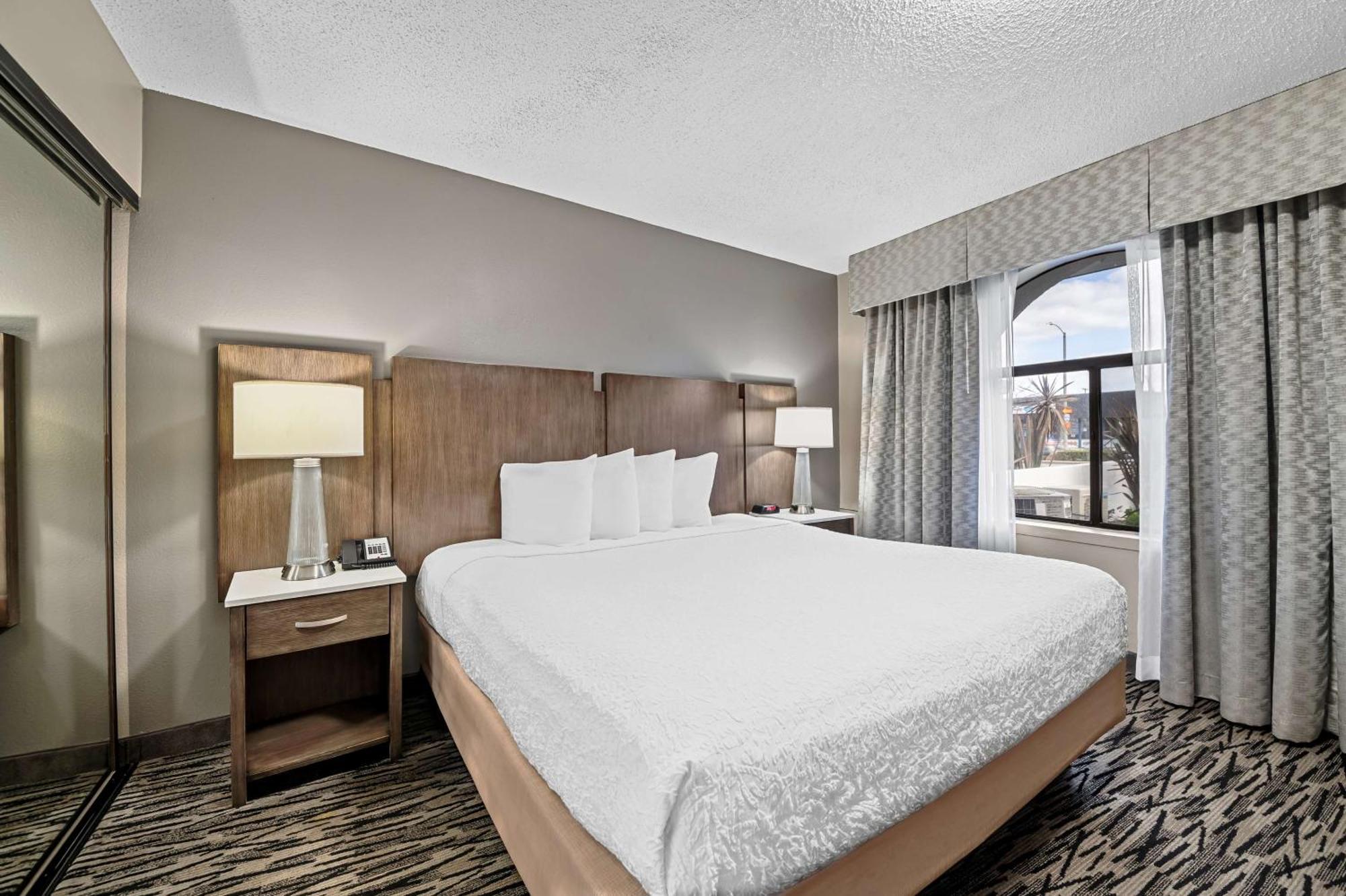 Best Western Los Alamitos Inn & Suites Exterior photo