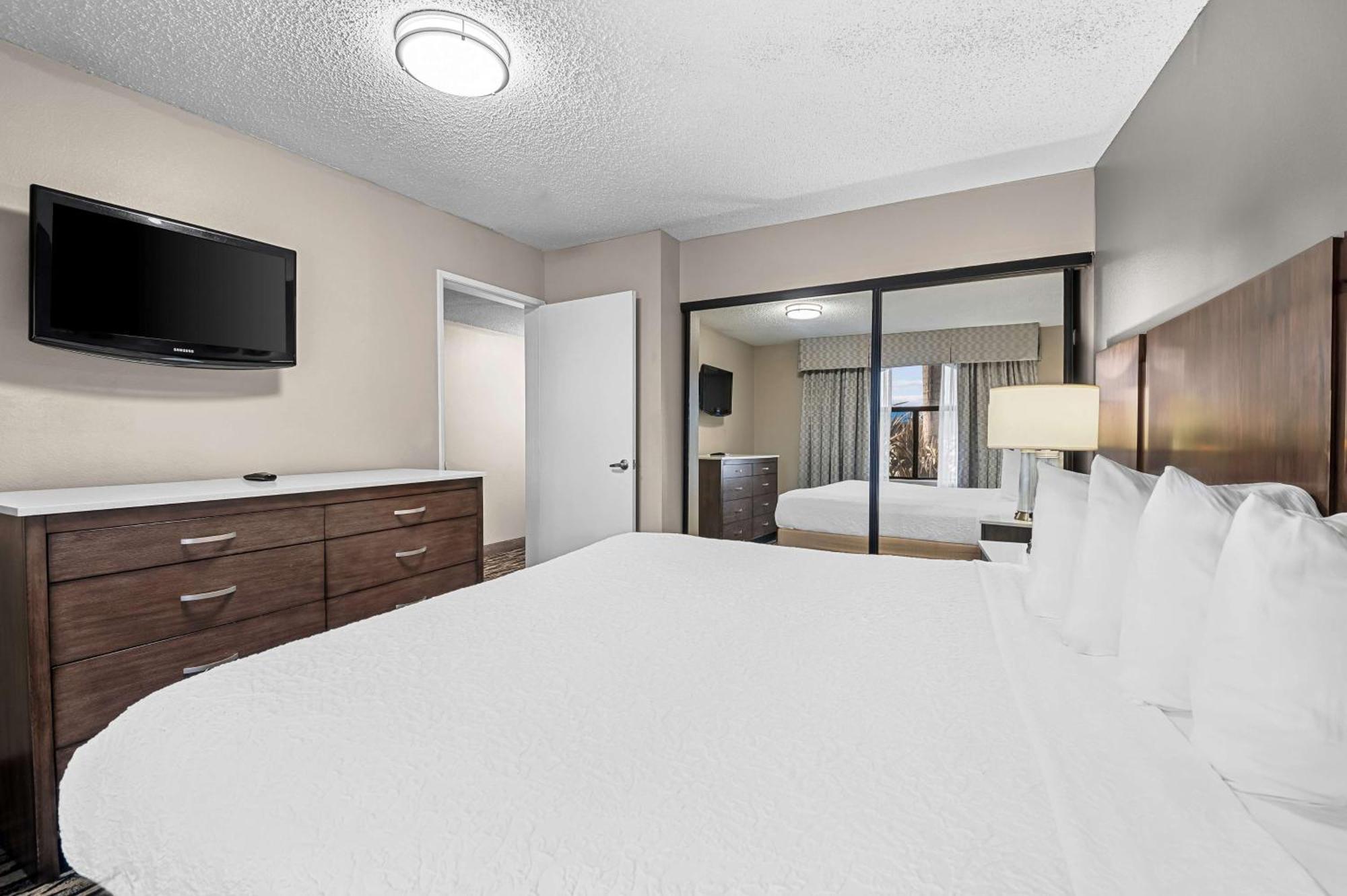 Best Western Los Alamitos Inn & Suites Exterior photo